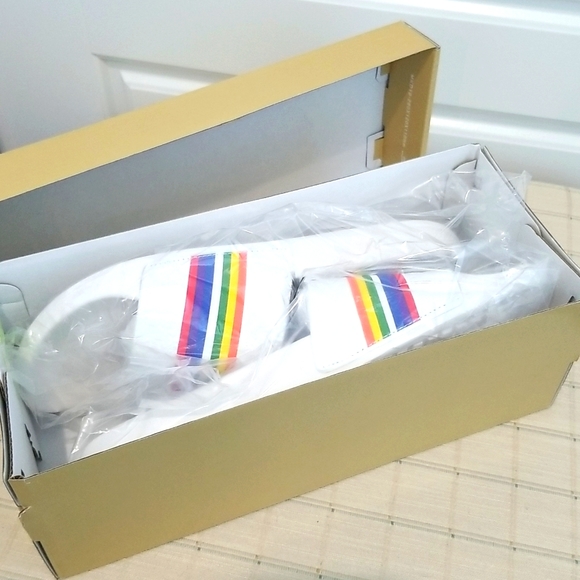 Michael Kors Gilmore Slides - Picture 6 of 6